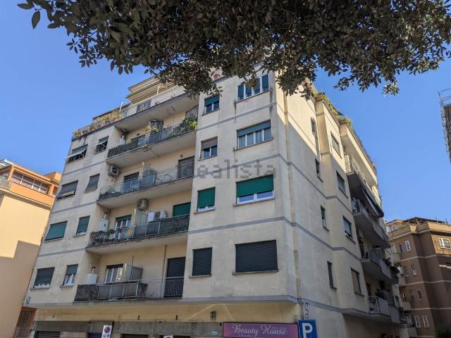 Appartamento in vendita di 85 m² in Via Baldo degli Ubaldi, 36