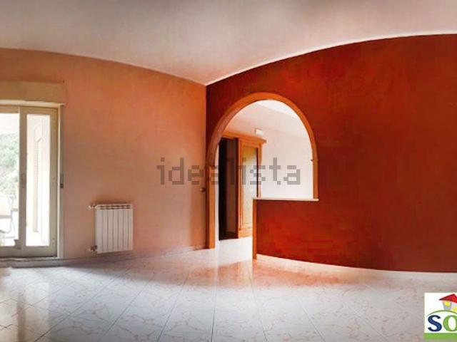 Appartamento in vendita di 85 m² in Via Barcellona Castroreale, 142