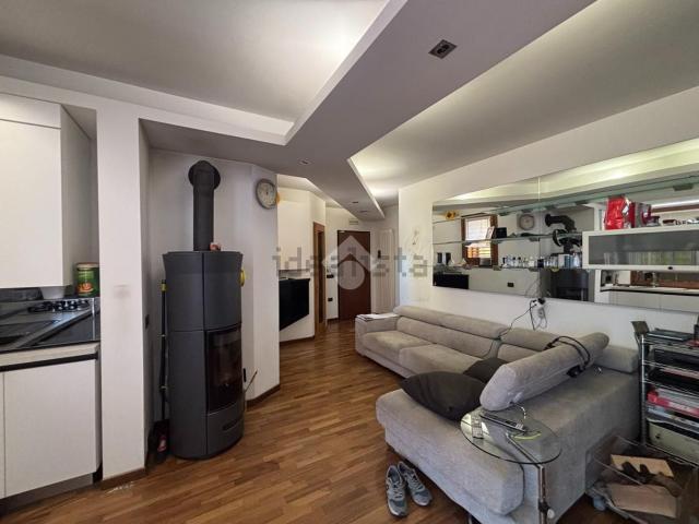 Appartamento in vendita di 85 m² in Via C. Battisti, 57