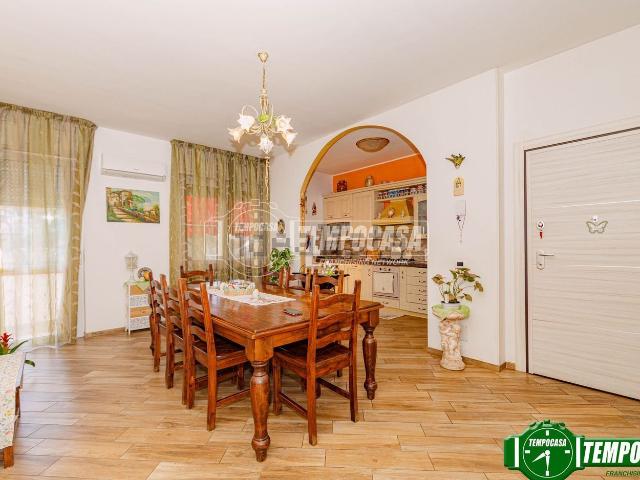 Appartamento in vendita di 85 m² in Via Calabria