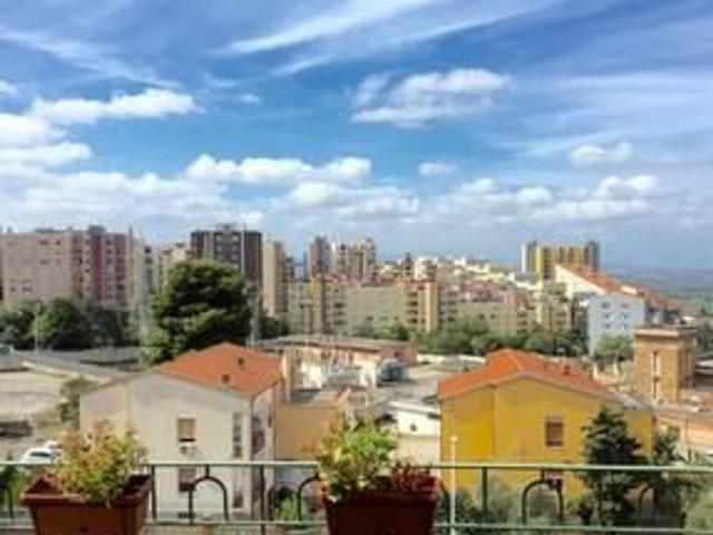 Appartamento in vendita di 85 m² in Via Carlo Felice, 38