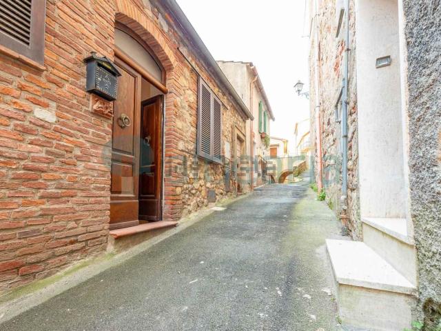 Appartamento in vendita di 85 m² in Via Cesare Battisti