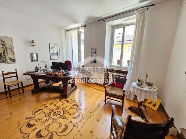 Appartamento in vendita di 85 m² in Via Cesare Battisti