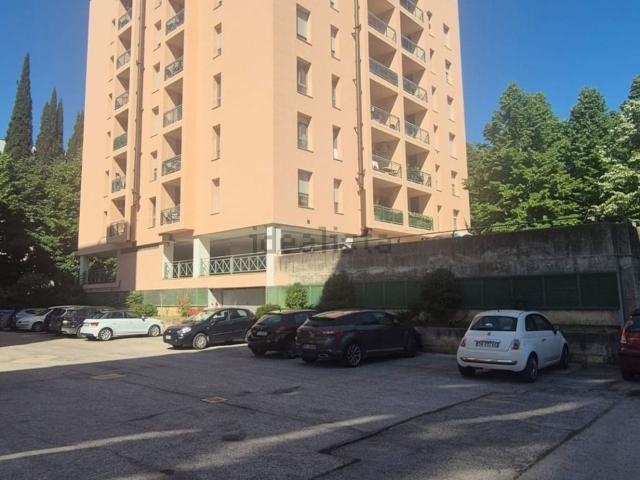 Appartamento in vendita di 85 m² in Via Cortonese, 5
