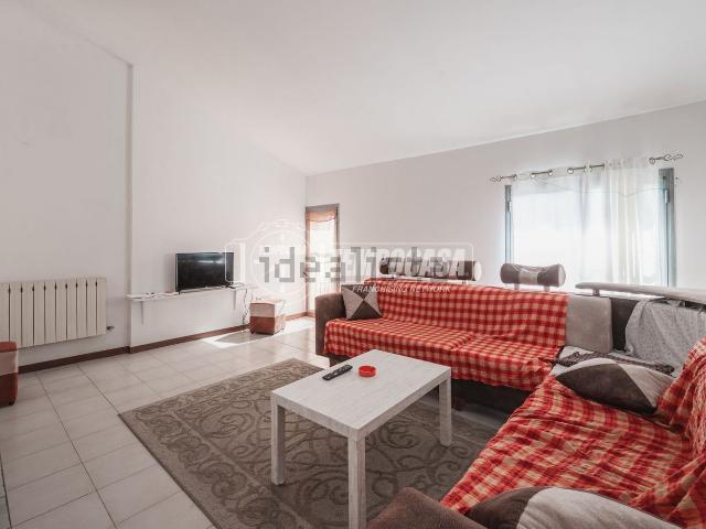 Appartamento in vendita di 85 m² in Via Claudia, 2050