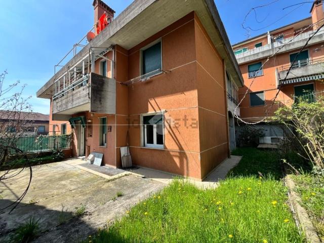 Appartamento in vendita di 85 m² in Via Cristoforo Colombo, 12