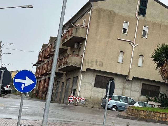 Appartamento in vendita di 85 m² in Via Cristoforo Colombo, 6