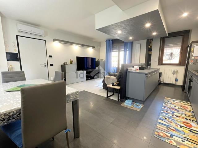 Appartamento in vendita di 85 m² in Via Cristoforo Colombo, 96