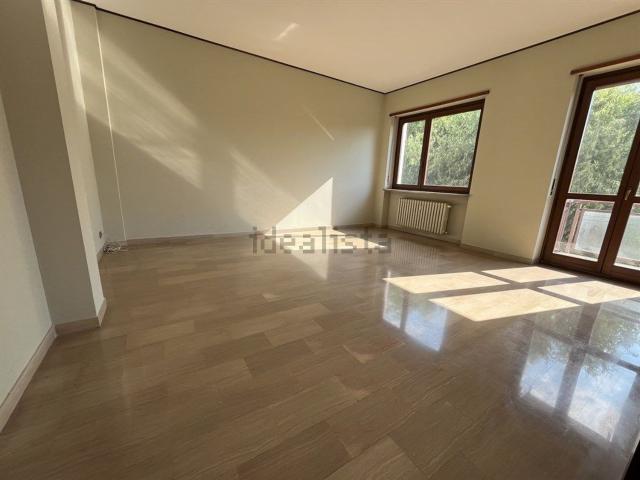 Appartamento in vendita di 85 m² in Via Cuneo