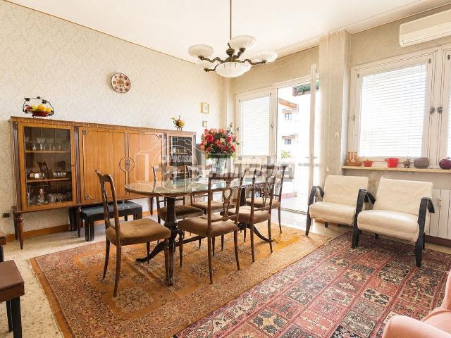 Appartamento in vendita di 85 m² in Via degli Albani, 12