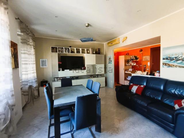 Appartamento in vendita di 85 m² in Via degli Asili, 49