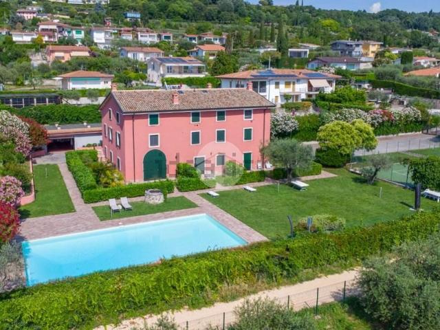 Appartamento in vendita di 85 m² in Via degli Iris, 11