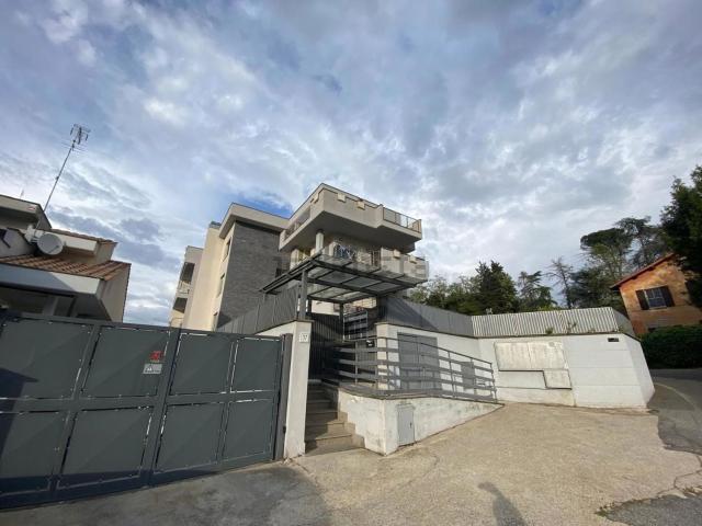 Appartamento in vendita di 85 m² in Via del Casale Ninfeo, 37
