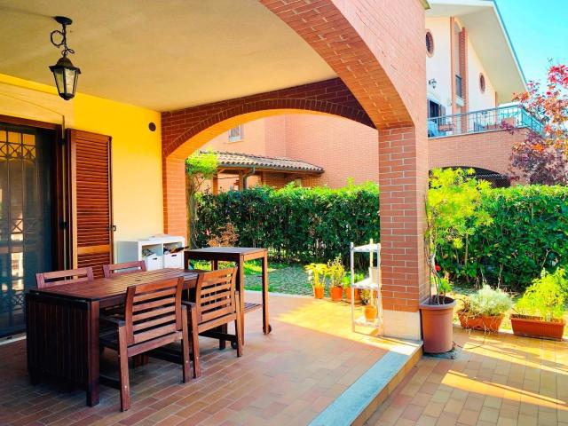 Appartamento in vendita di 85 m² in Via del Frantoio Romano