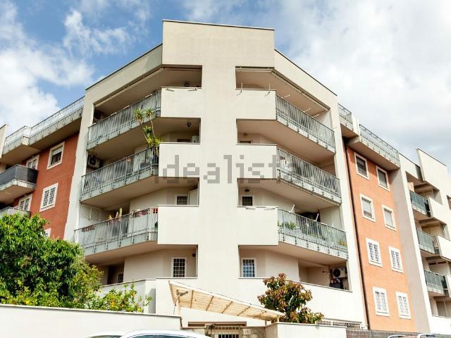 Appartamento in vendita di 85 m² in Via del Maggiolino, 126