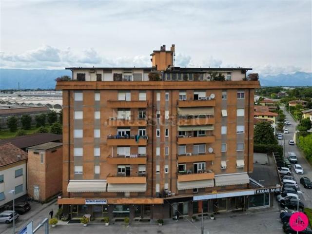 Appartamento in vendita di 85 m² in Via del Porto