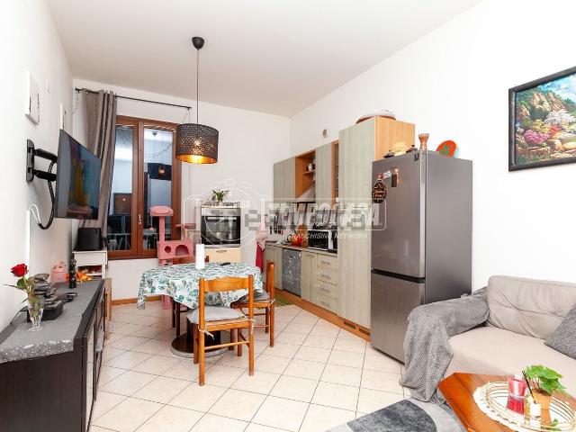 Appartamento in vendita di 85 m² in Via del Papa, 711