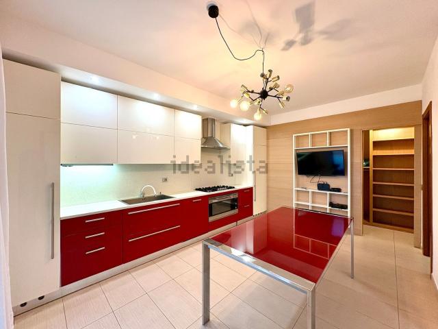 Appartamento in vendita di 85 m² in Via della Cornice, 18