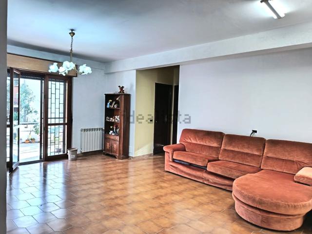 Appartamento in vendita di 85 m² in Via delle Dalie, 14