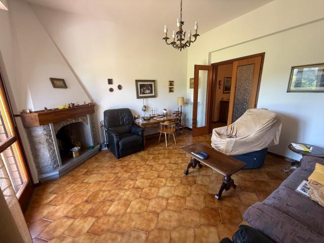 Appartamento in vendita di 85 m² in Via di Castello