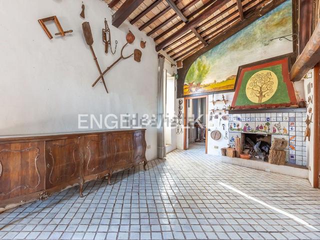 Appartamento in vendita di 85 m² in Via di Mezzo