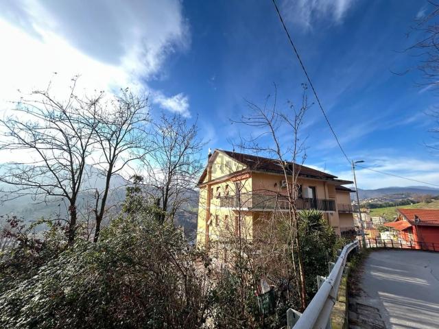 Appartamento in vendita di 85 m² in Via Domenico Carli, 58