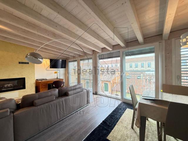 Appartamento in vendita di 85 m² in Via E. Vendramini