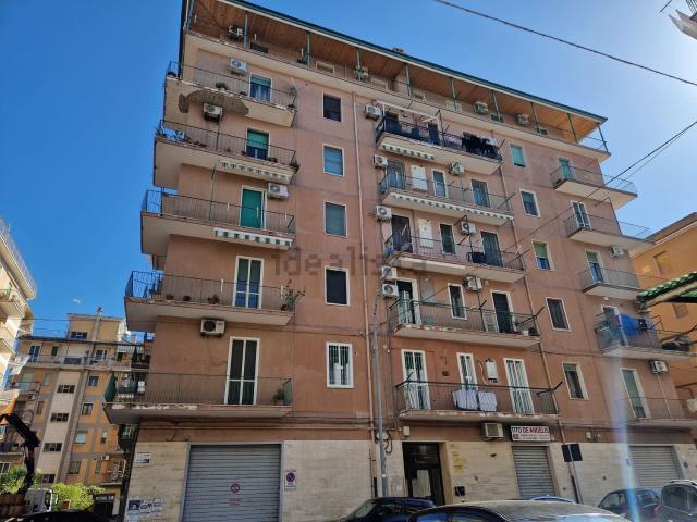 Appartamento in vendita di 85 m² in Via Edmondo de Amicis, 20