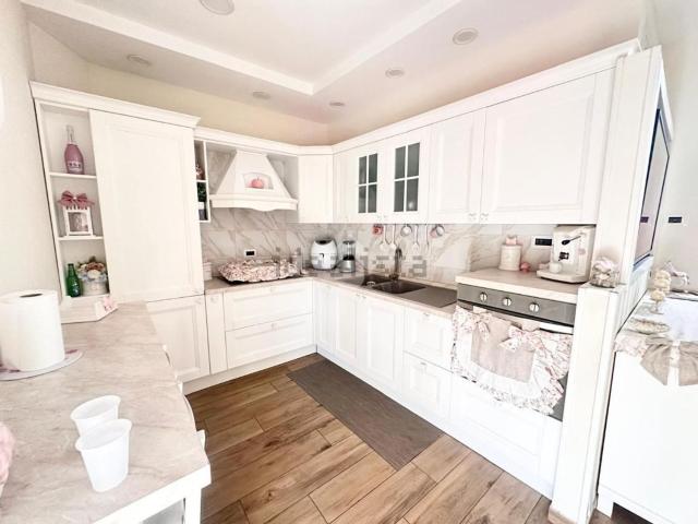 Appartamento in vendita di 85 m² in Via Enrico Toti, 28
