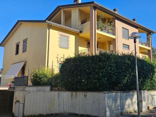 Appartamento in vendita di 85 m² in Via Europa, 2