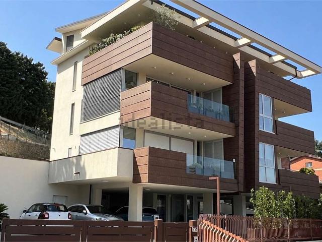 Appartamento in vendita di 85 m² in Via Fratelli Bandiera, 72