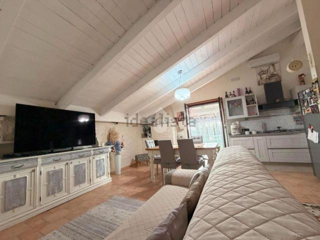 Appartamento in vendita di 85 m² in Via Francesco Santi, 17