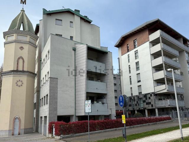 Appartamento in vendita di 85 m² in Via G. B. Berizzi, 51