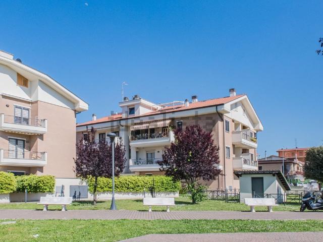 Appartamento in vendita di 85 m² in Via Gagliano del Capo, 106