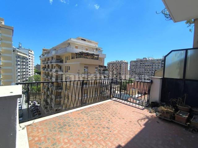 Appartamento in vendita di 85 m² in Via Giovan Battista Vaccarini, 33