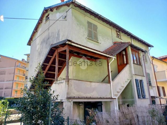 Appartamento in vendita di 85 m² in Via Giacinto Macciò, 7