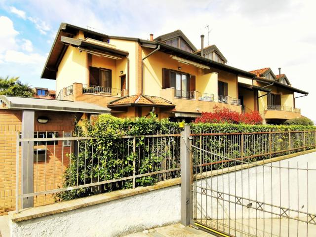 Appartamento in vendita di 85 m² in Via Giacomo Manzu&apos