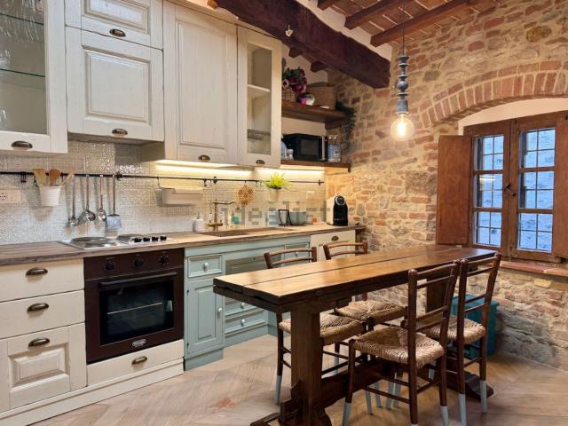 Appartamento in vendita di 85 m² in Via Giacomo Matteotti