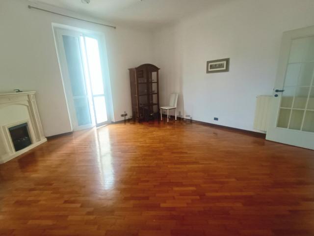 Appartamento in vendita di 85 m² in Via Giacomo Leopardi, 1