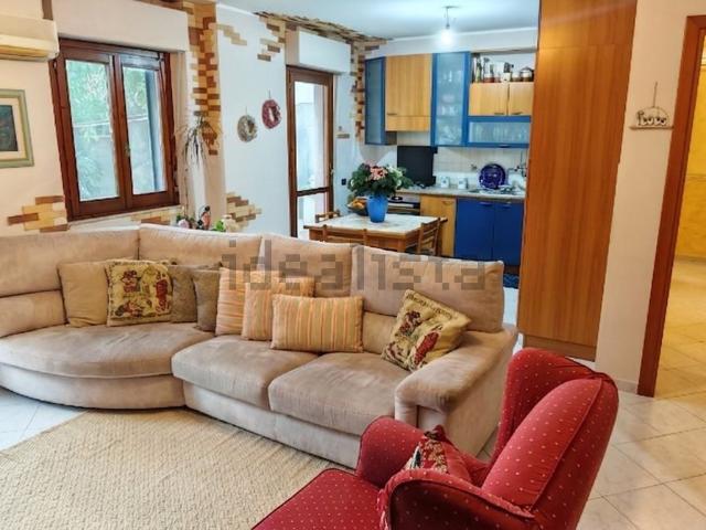 Appartamento in vendita di 85 m² in Via Giacomo Puccini, 59