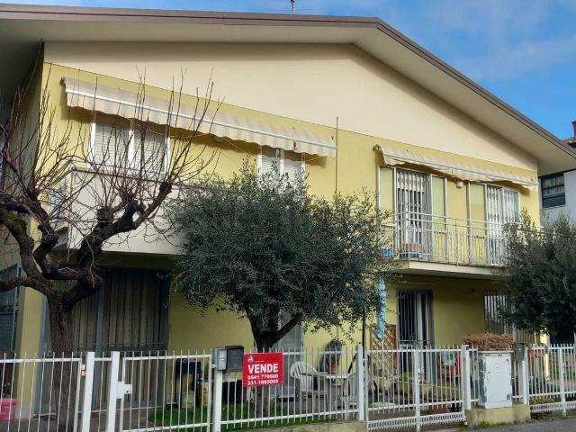Appartamento in vendita di 85 m² in Via Giuseppe Piazzi, 10