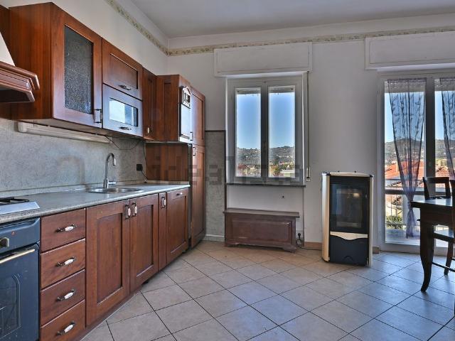 Appartamento in vendita di 85 m² in Via Gombi San Siro, 3