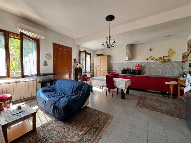 Appartamento in vendita di 85 m² in Via Limitese