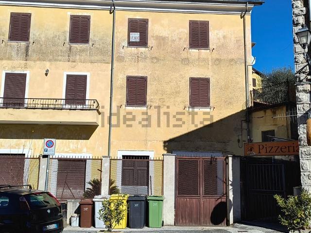 Appartamento in vendita di 85 m² in Via Licinese, 45