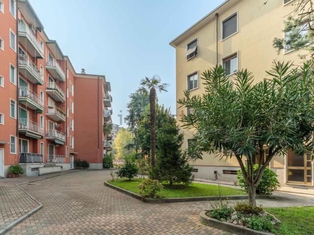 Appartamento in vendita di 85 m² in Via Lorenteggio, 205