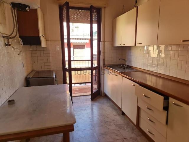 Appartamento in vendita di 85 m² in Via Lunense, 75