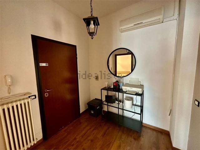 Appartamento in vendita di 85 m² in Via Luigi Ambiveri, 9