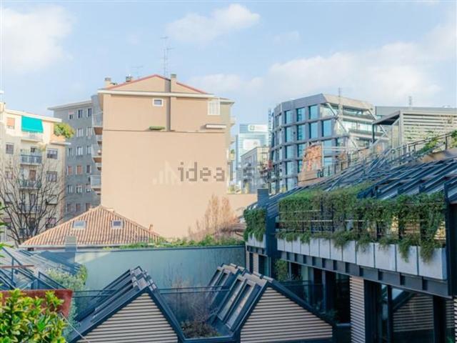 Appartamento in vendita di 85 m² in Via Luigi Porro Lambertenghi