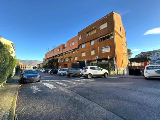 Appartamento in vendita di 85 m² in Via Manfro e Merlini, 21