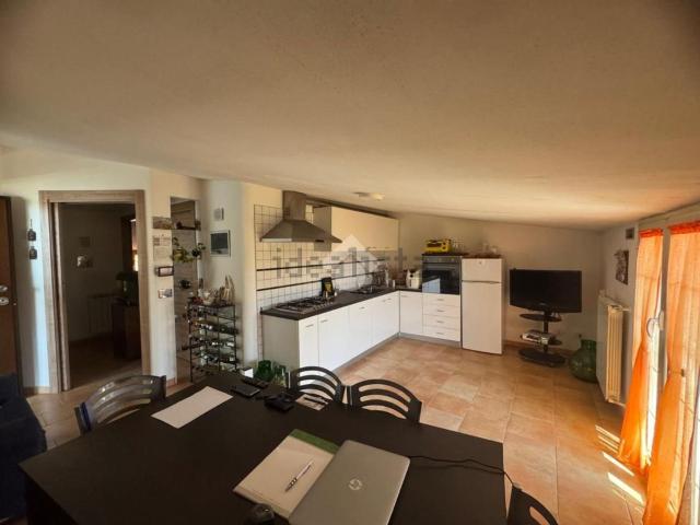 Appartamento in vendita di 85 m² in Via Miano, 40